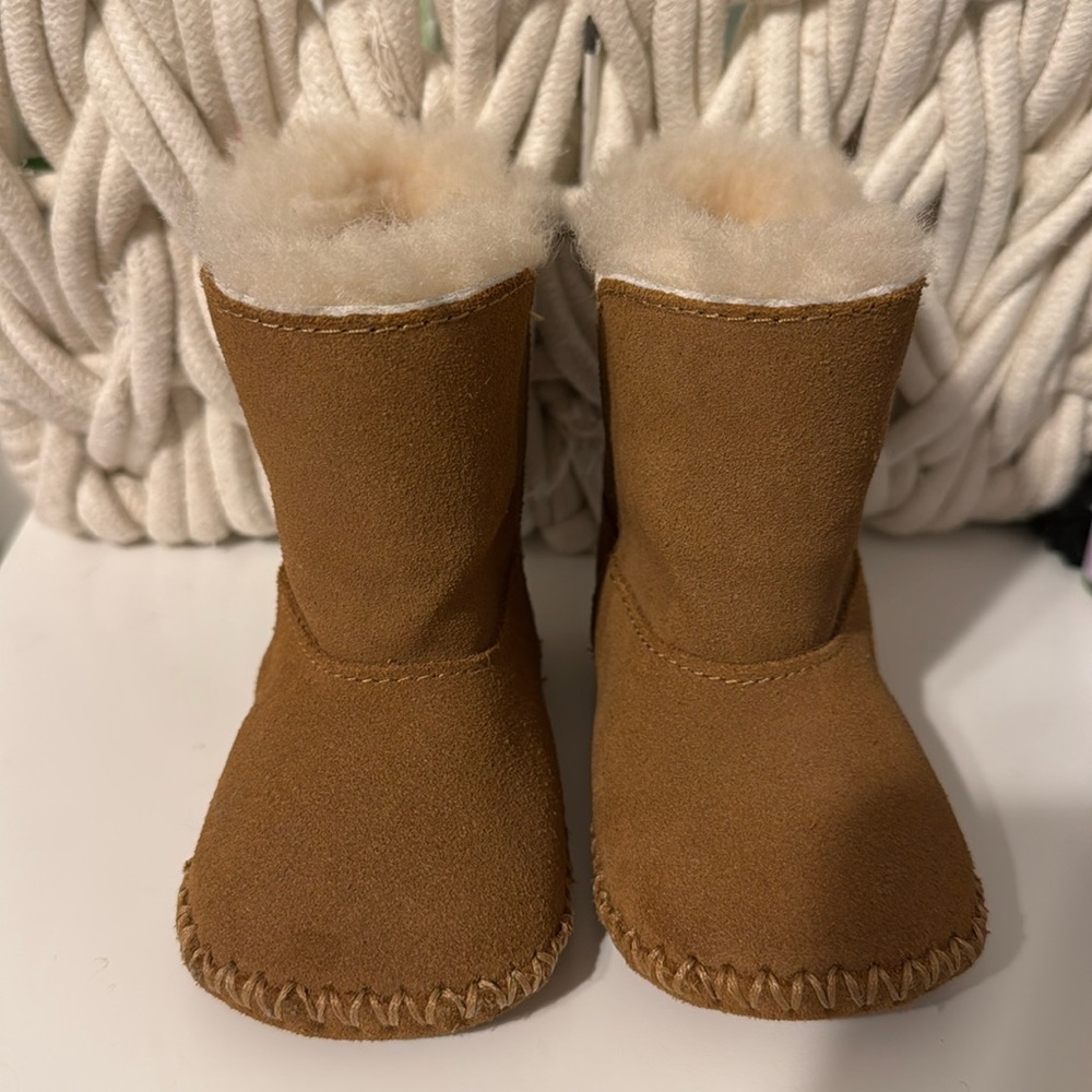 Ugg Boots (Infant 2/3)